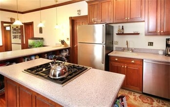 55 Avon St, Unit 1 in Somerville, MA - Building Photo - Building Photo