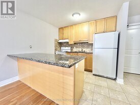 15 Thirty Third St in Toronto, ON - Building Photo