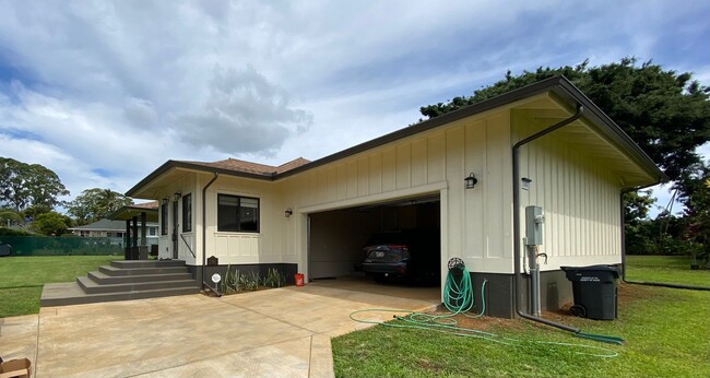 7169 Aina Pono St in Kapaa, HI - Building Photo - Building Photo