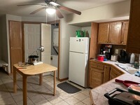 8024 Cedar Dr, Unit Apt B in Rogers, AR - Foto de edificio - Building Photo