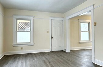 114 W Washington Blvd in Grove City, PA - Building Photo - Building Photo