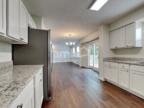 6287 Glenmont Dr in Hamilton, OH - Building Photo - Building Photo