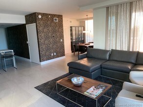 1150 102nd St-Unit -406 in Bay Harbor Islands, FL - Foto de edificio - Building Photo