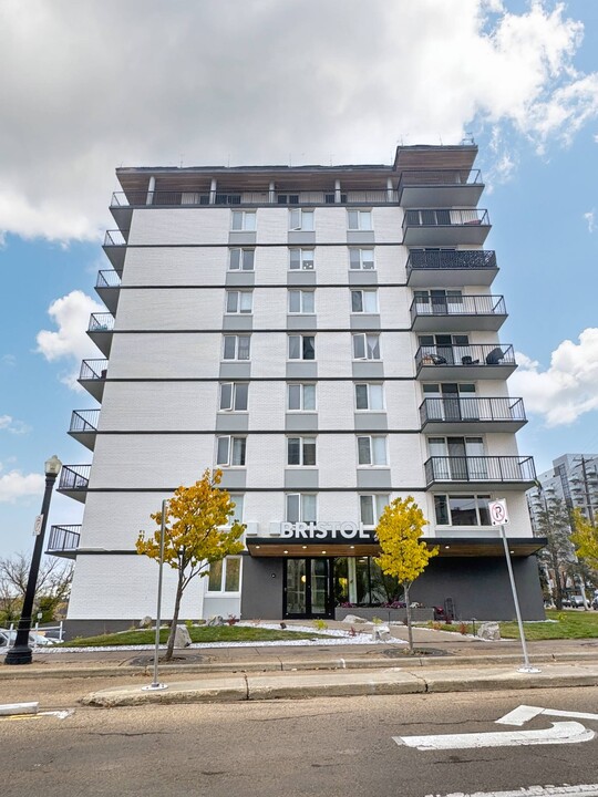 Bristol Tower in Edmonton, AB - Building Photo