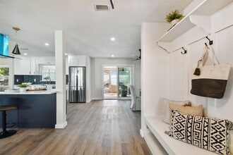 570 Casler Ave in Clearwater, FL - Foto de edificio - Building Photo