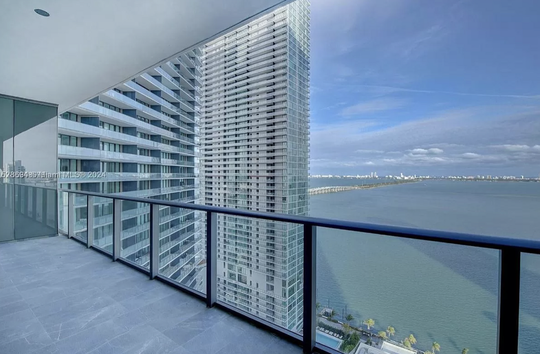 480 NE 31st St, Unit 3906 in Miami, FL - Building Photo