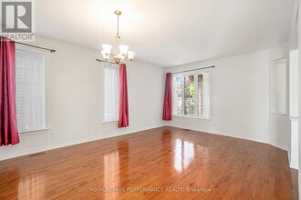 270 Trail Side Cir in Ottawa, ON - Building Photo - Building Photo