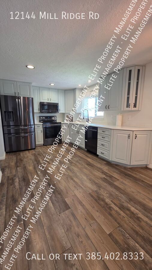12144 Mill Ridge Rd in Sandy, UT - Building Photo - Building Photo