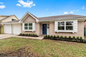 3306 Crestdale Dr in Houston, TX - Building Photo - Building Photo