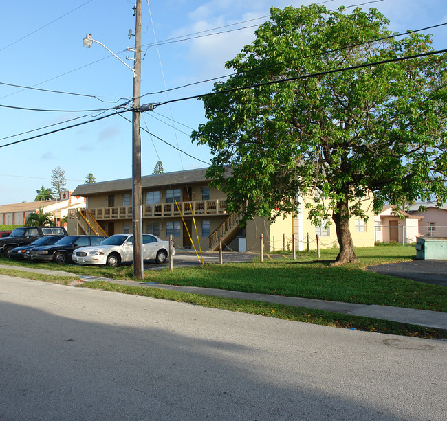 6091 SW 41st St in Fort Lauderdale, FL - Building Photo - Building Photo