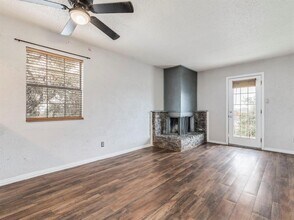 516 S Park Dr in Austin, TX - Building Photo - Building Photo