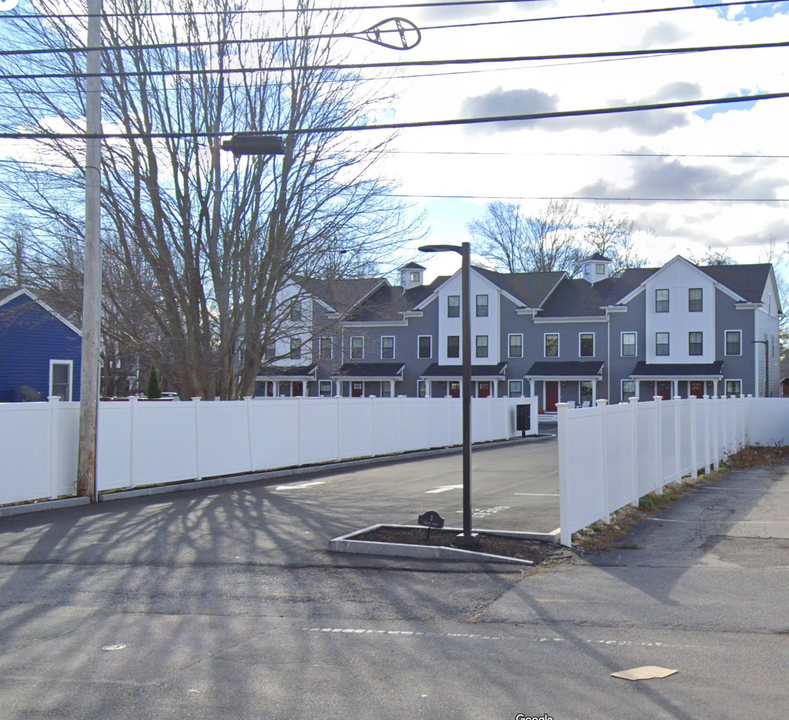 3 Bridge Rd in Salisbury, MA - Building Photo