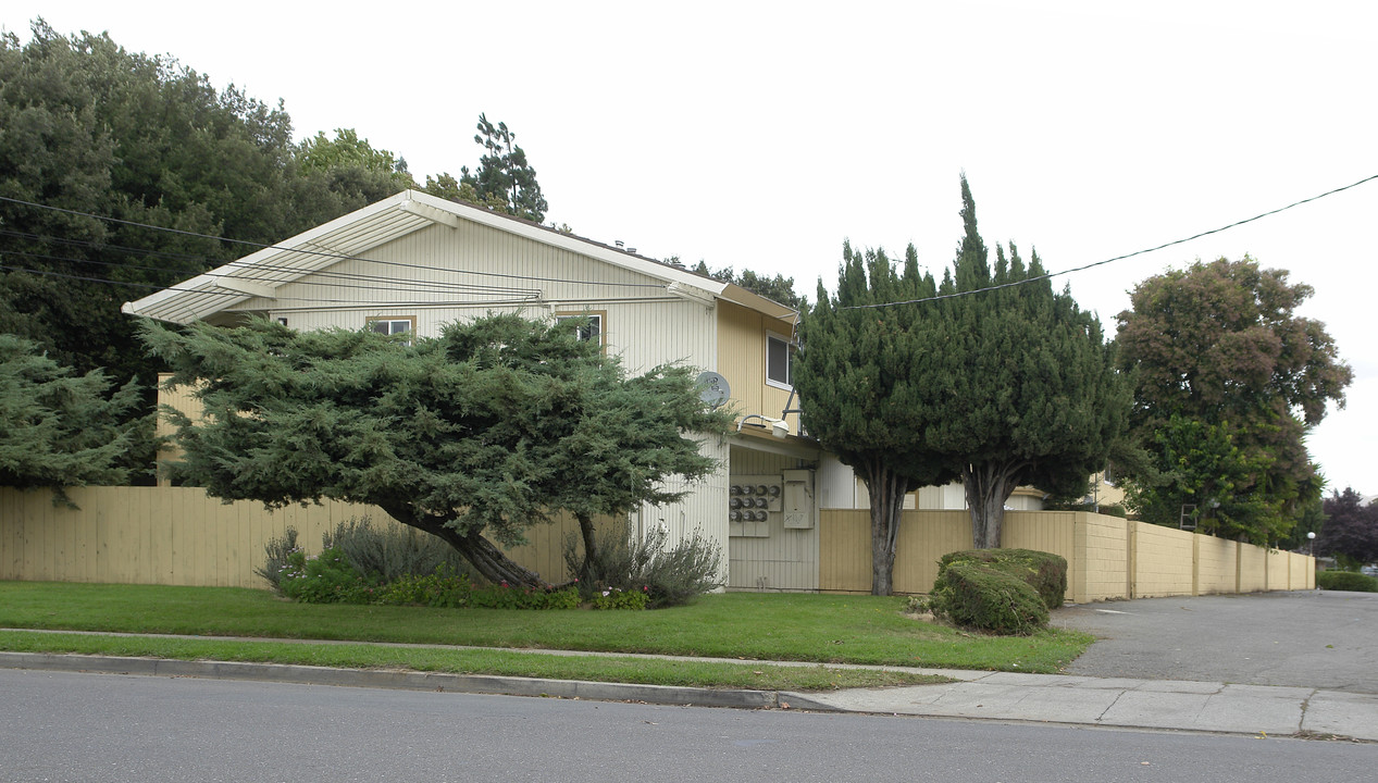 4290 Laurel St in Fremont, CA - Building Photo