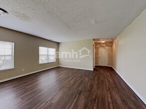 2006 Farm Hill Ct in Stockbridge, GA - Foto de edificio - Building Photo