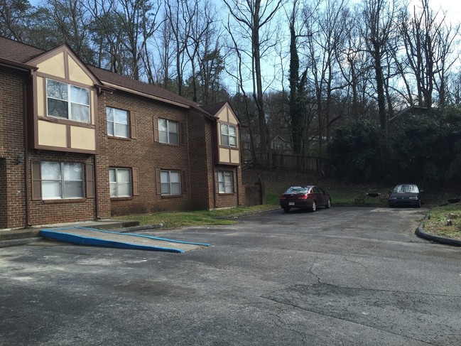 Buckingham Apartments in Chattanooga, TN - Building Photo - Building Photo