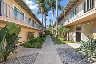 839-845 Glenway Drive in Inglewood, CA - Foto de edificio - Building Photo