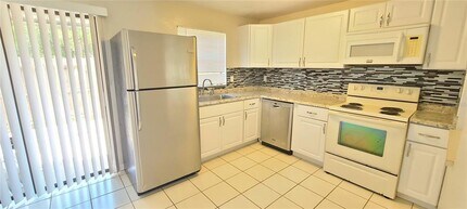 980 Canal View Blvd in Port Orange, FL - Building Photo - Building Photo