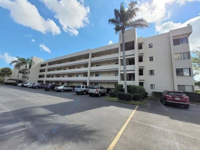 property at 3154 Via Poinciana