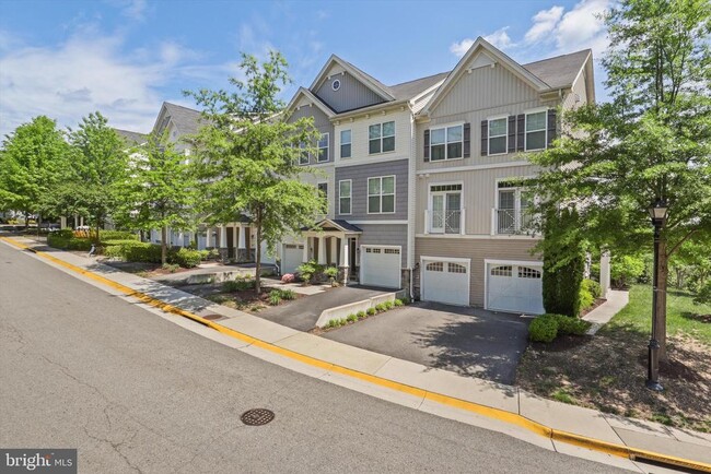 12807 Lotte Dr in Woodbridge, VA - Building Photo - Building Photo