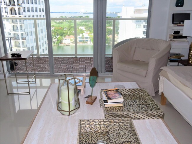 5701 Collins Ave, Unit 1703 in Miami, FL - Building Photo - Building Photo