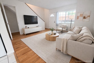 15339 Weddington St in Sherman Oaks, CA - Building Photo - Building Photo