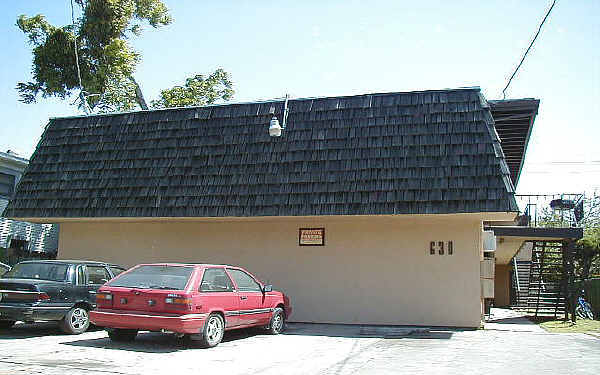 630 N Sierra Nevada St in Stockton, CA - Foto de edificio - Building Photo