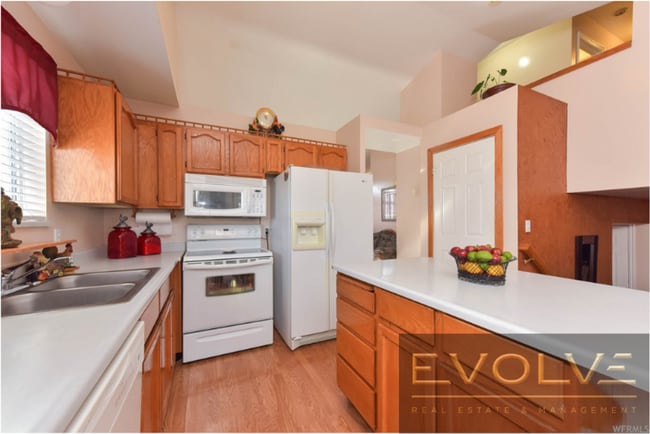 7266 Wimbledon Ct in West Jordan, UT - Building Photo - Building Photo