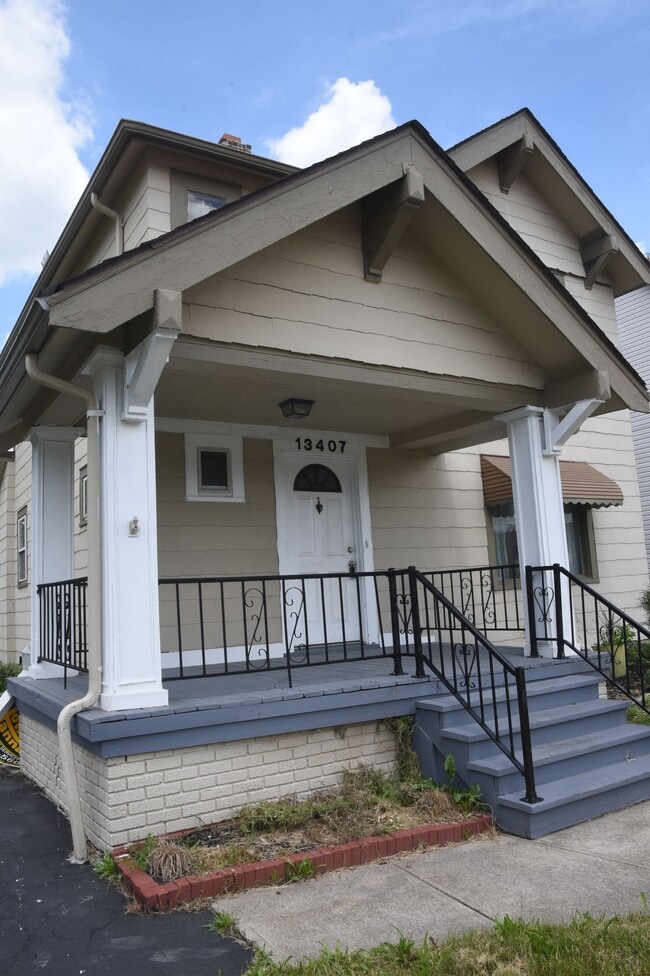 13407 Cedar Rd in Cleveland Heights, OH - Building Photo - Building Photo