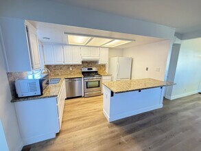 27660 Santa Clarita Rd in Santa Clarita, CA - Building Photo - Building Photo