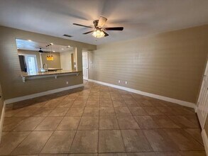 511 Valdosa Dr in Laredo, TX - Foto de edificio - Building Photo