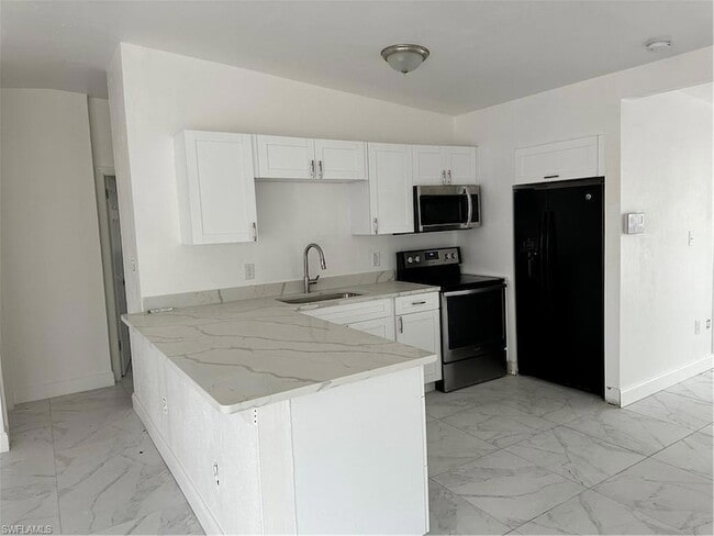 18633 Matanzas Rd in Ft. Myers, FL - Building Photo - Building Photo