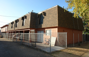 3396 E Sierra Madre Ave in Fresno, CA - Building Photo - Building Photo