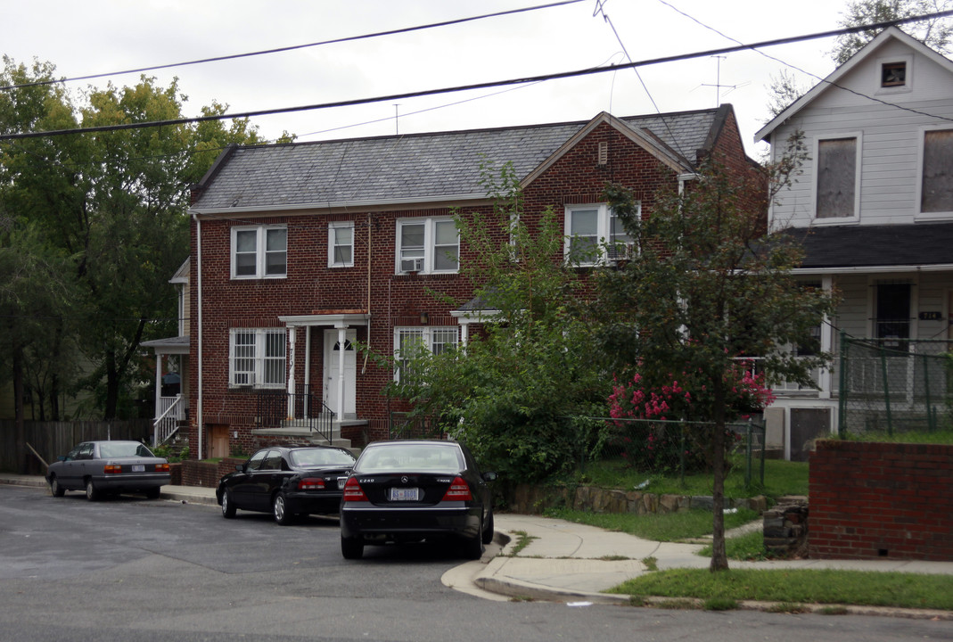 710-712 Shepherd Rd NW in Washington, DC - Building Photo