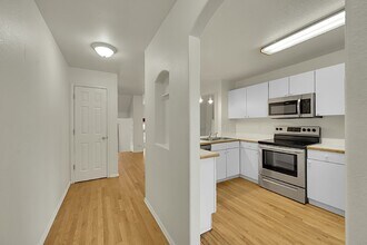 1885 S Quebec Way in Denver, CO - Building Photo - Building Photo