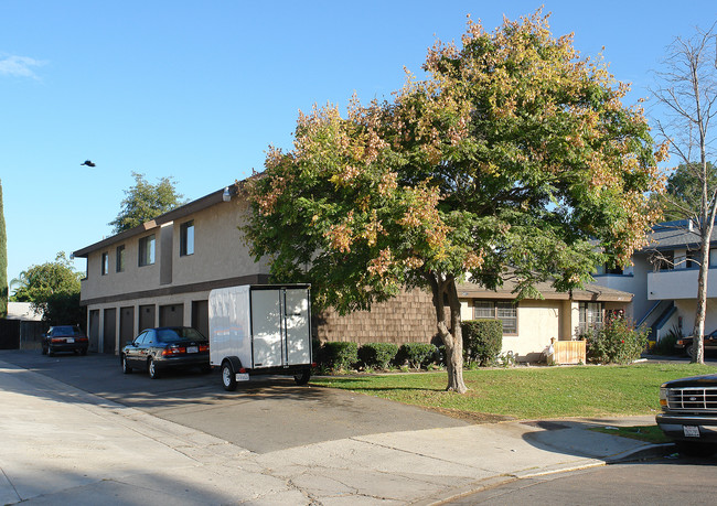 24511 Raymond Way in Lake Forest, CA - Building Photo - Building Photo