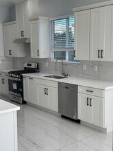 12628 Fletcher Dr in Garden Grove, CA - Foto de edificio - Building Photo