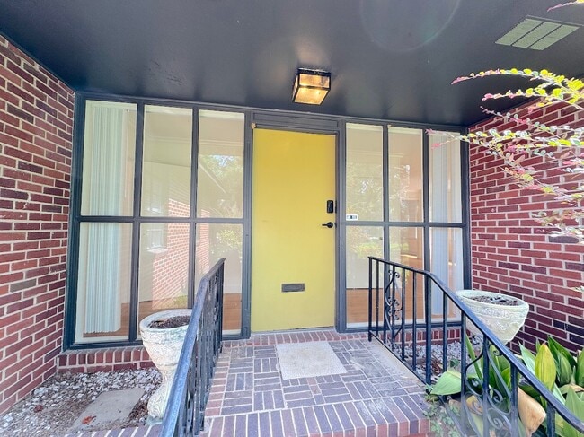 610 E 56th St in Savannah, GA - Building Photo - Building Photo
