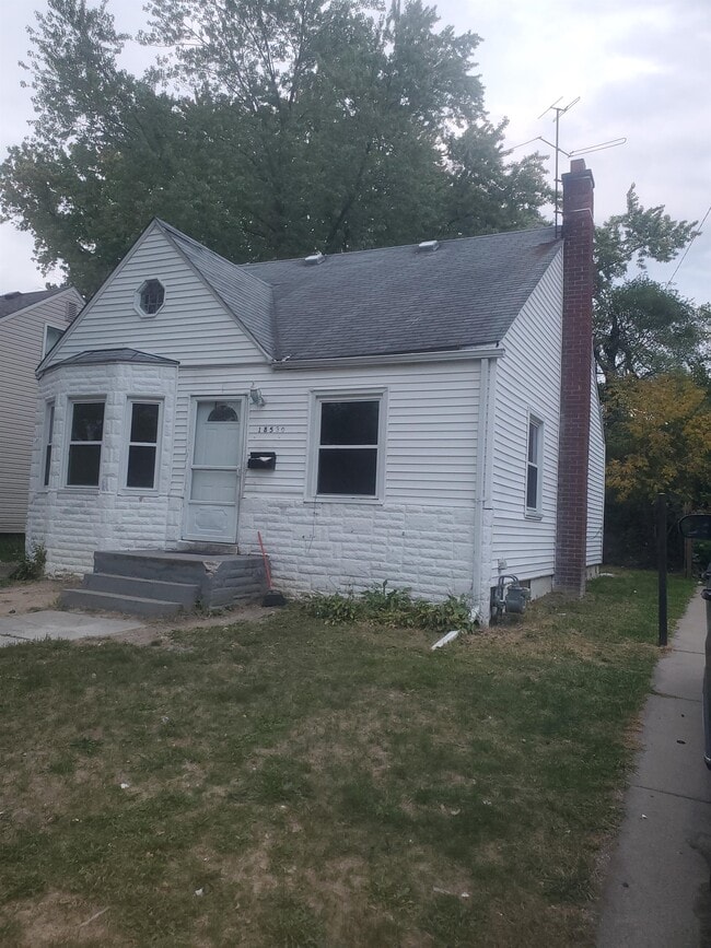 18530 Plainview Ave in Detroit, MI - Building Photo - Building Photo