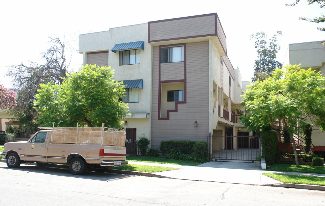 328 Myrtle St in Glendale, CA - Foto de edificio