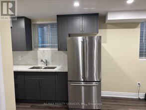 12 Macklin St in Brantford, ON - Building Photo - Building Photo