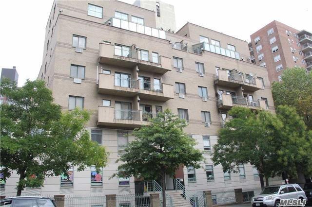 42-31 Colden St-Unit -R2G in Queens, NY - Building Photo