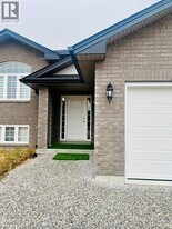 1185 Aspen Ridge Cres in Lakeshore, ON - Building Photo