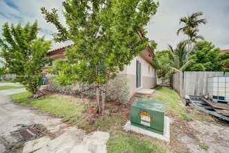 14750 NE 7th Ave in Miami, FL - Building Photo - Building Photo