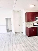 220 NE 12th Ave in Homestead, FL - Building Photo - Building Photo