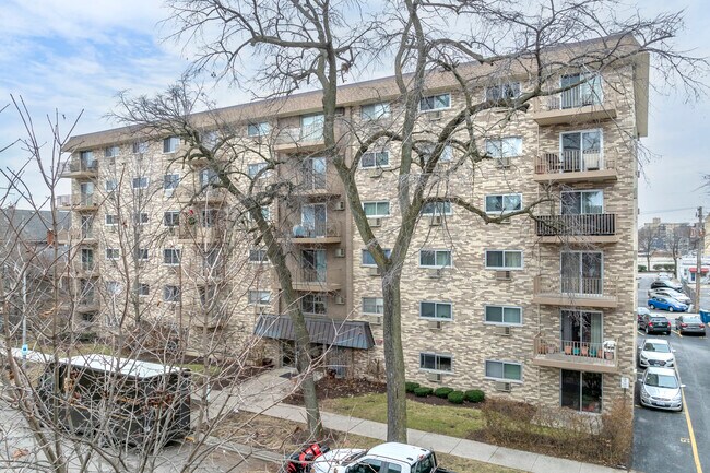 Heritage House in Forest Park, IL - Building Photo - Building Photo