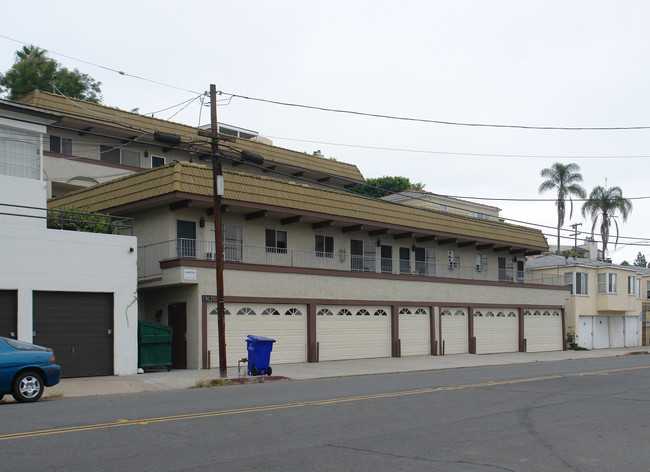 1912 San Diego Ave in San Diego, CA - Foto de edificio - Building Photo