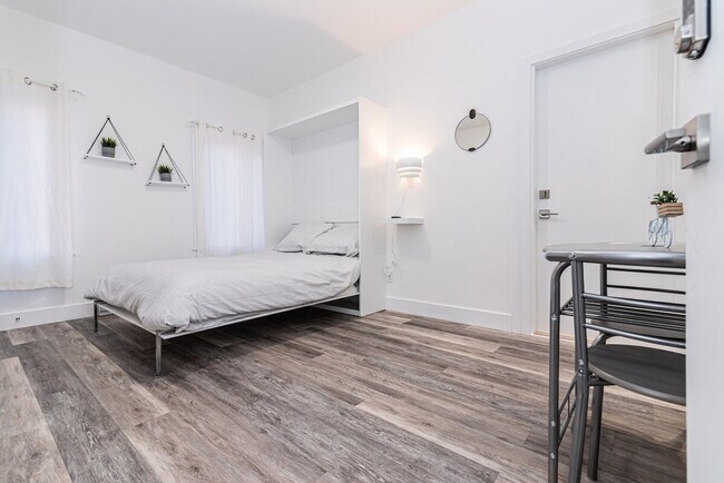 1583 Rue St-Hubert in Montréal, QC - Building Photo - Building Photo