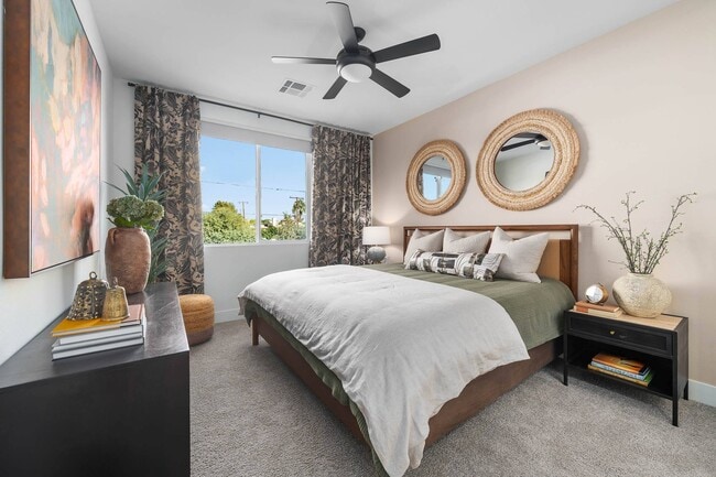 Aura Uptown in Phoenix, AZ - Building Photo - Building Photo