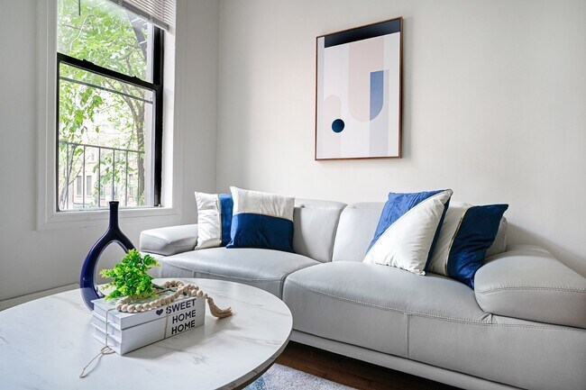 469 Columbus Ave in New York, NY - Building Photo - Building Photo