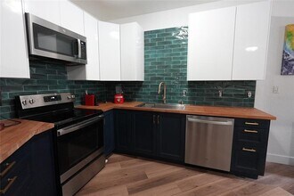 911 N Orange Ave in Orlando, FL - Foto de edificio - Building Photo